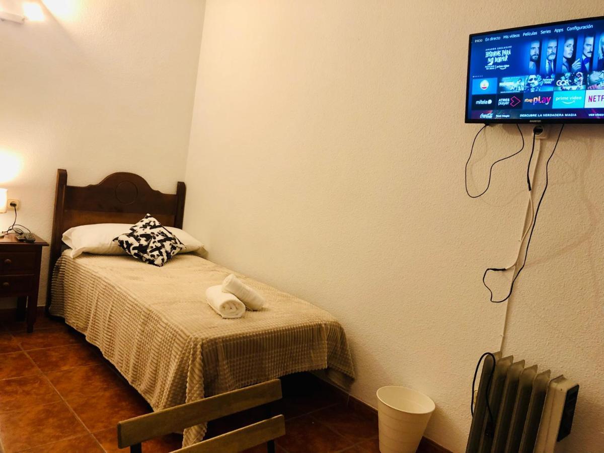 Low Cost Rooms Malaga River Exterior foto